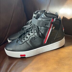 Fila women’s V10 HZ Sneakers US 8.5